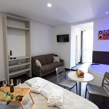 B&B In Centro Storico ซาแลร์โน ภายนอก รูปภาพ